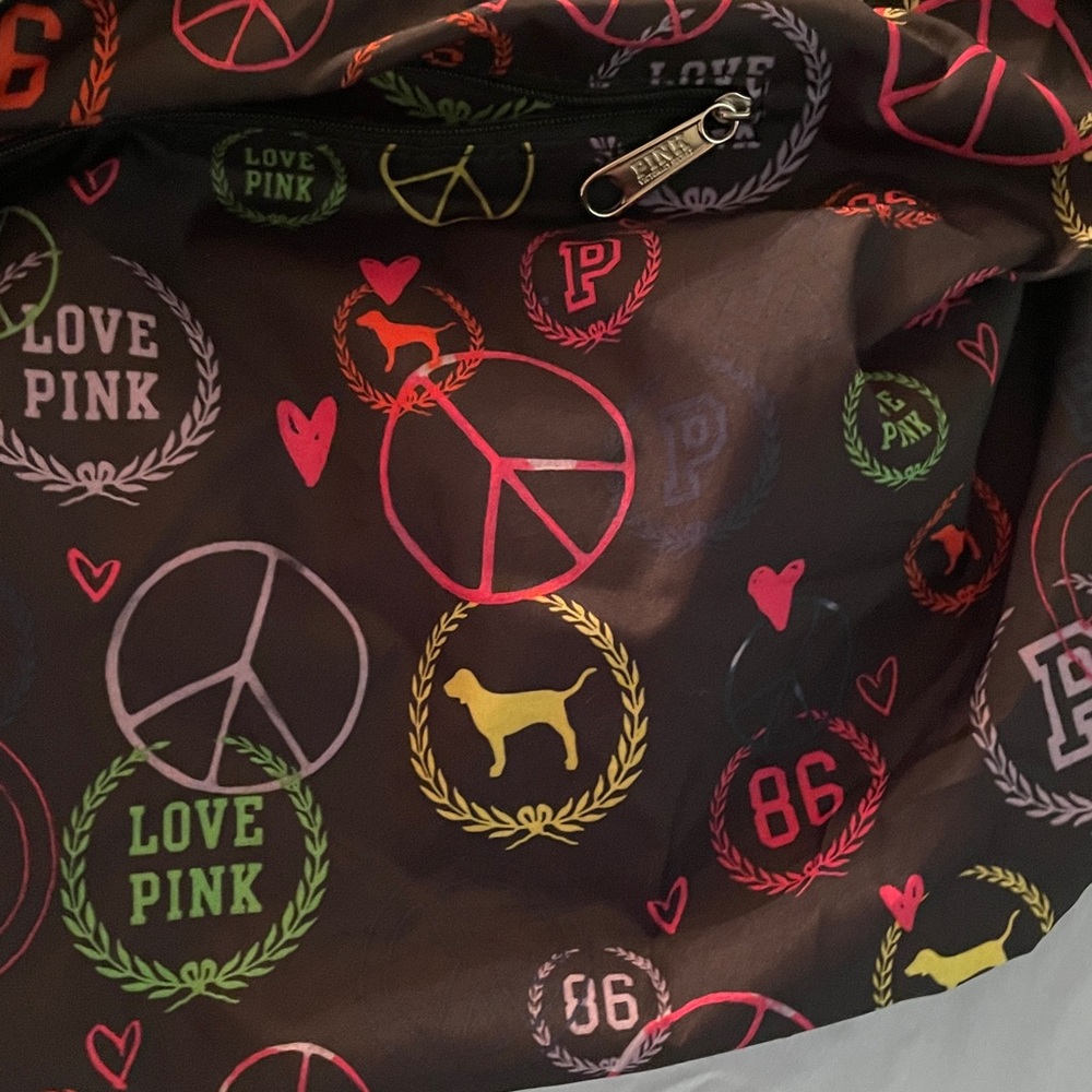 PINK Victoria's Secret Beige Travel Bag in EUC - Picture 10 of 16